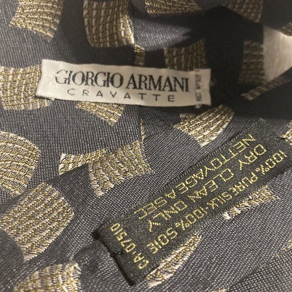 GIORGIO ARMANI Cravatte Mens Silk Necktie ITALY Luxury Geometric Design Grey - Picture 4 of 5